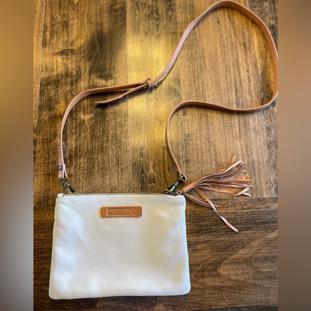 Pikolinos Cream Leather Crossbody Bag